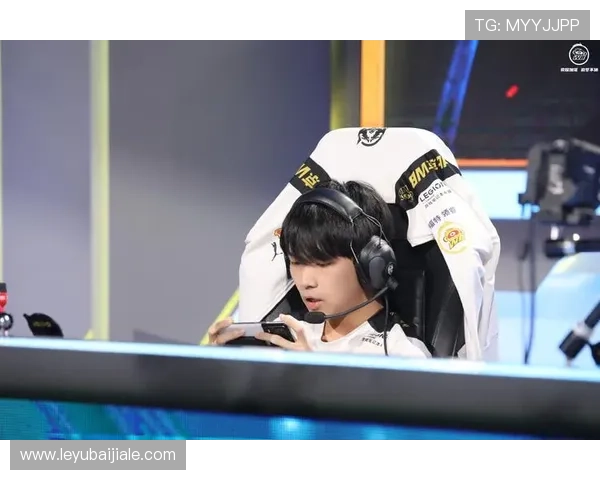 ag电竞真人带你领略最真实的电竞比赛现场体验与精彩瞬间 ag电竞真人带你领略最真实的电竞比赛现场体验与精彩瞬间